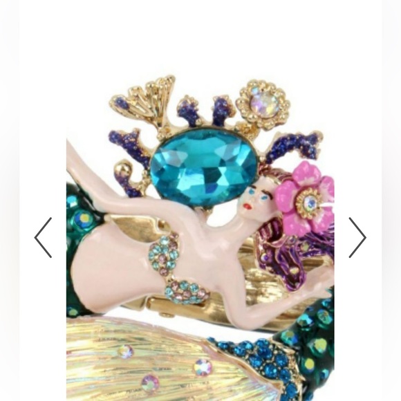 NWT Betsey Johnson Fabulous Mermaid Bracelet Statement price Gorgeous must have - Picture 4 of 15